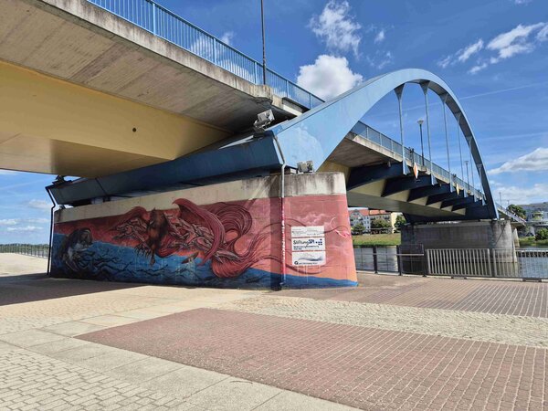 Bild vergr&ouml;&szlig;ern: 2026_05_28_Urban Art_153-Br�cke (1)